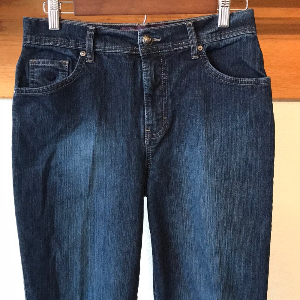 Gloria Vanderbilt “Amanda” Jeans - Picture 3 of 15
